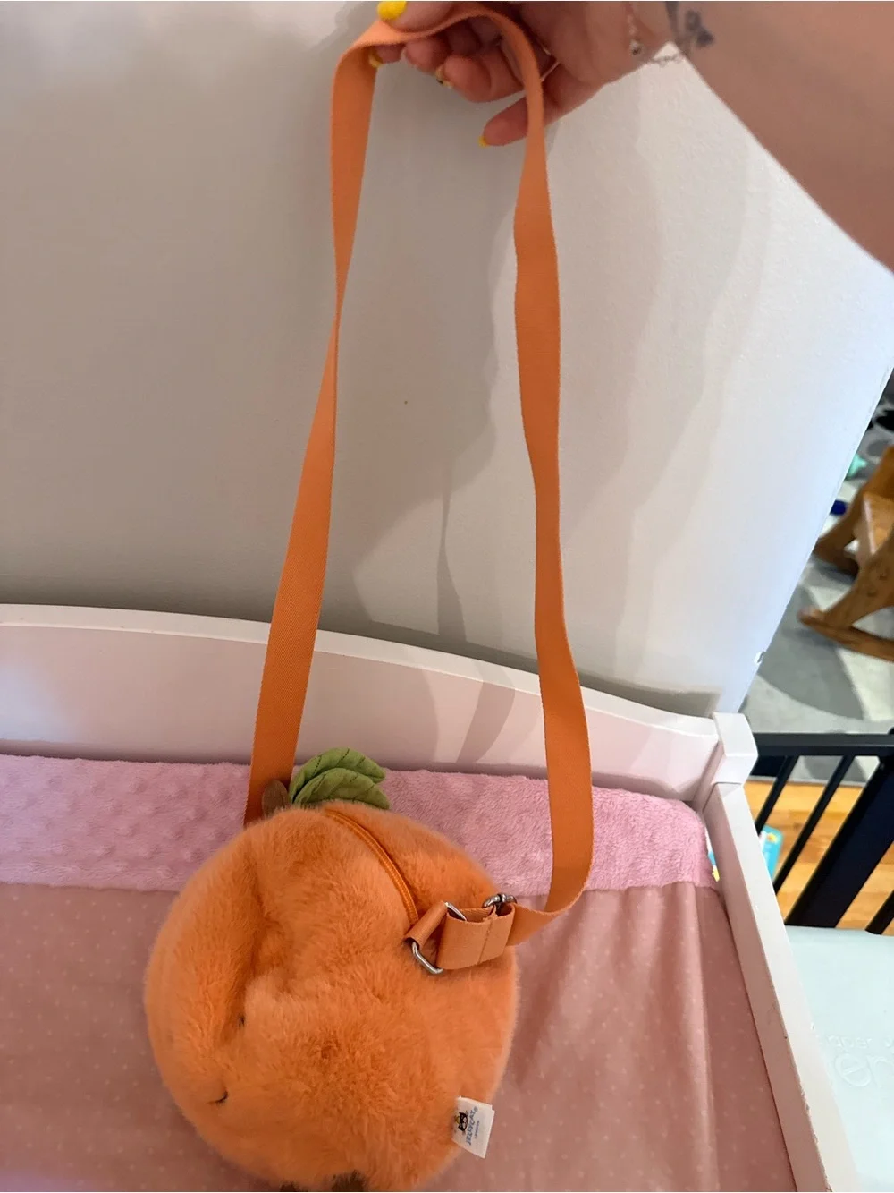 Jellycat Amuseables Peach Shoulder Bag